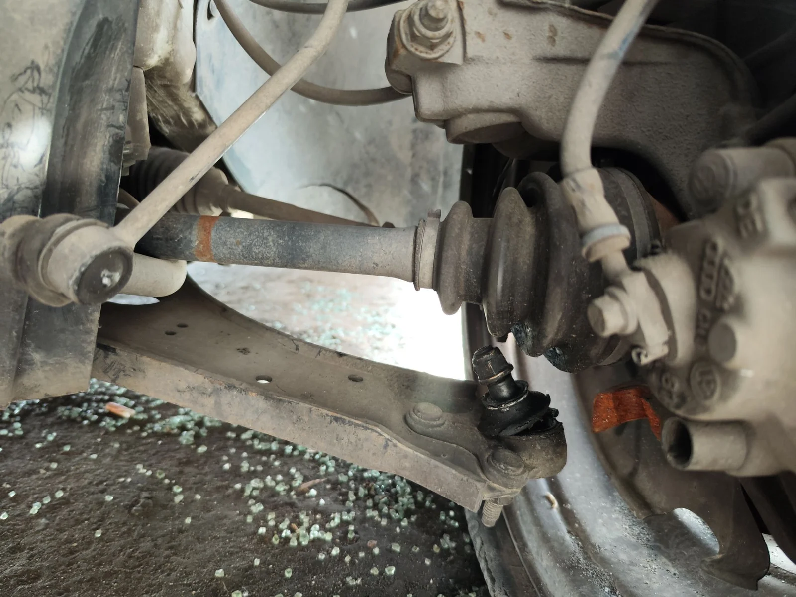 Foto de TRANSMISION DELANTERA IZQUIERDA VOLKSWAGEN CADDY (2K)(02.2004) 1.9 TDI (BSU) (75 CV / 55 KW)