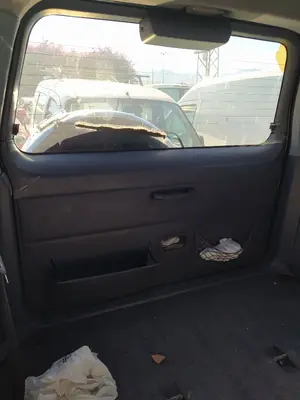 Foto de GUARNECIDO PORTON TRASERO TOYOTA LAND CRUISER (J9) 3.0 Turbodiesel (125 CV / 92 KW)