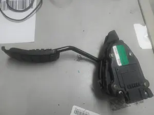 Foto de POTENCIOMETRO PEDAL RENAULT MIDLUM 4.2 Diesel (150 CV / 110 KW) referencia 7700314525