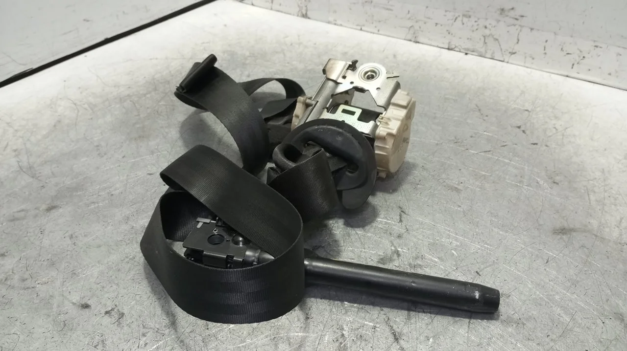 Foto de CINTURON SEGURIDAD DELANTERO DERECHO PEUGEOT 5008 1.6 HDi FAP (112 CV / 82 KW) referencia 98019795XX
