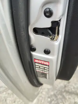 Foto de CERRADURA PUERTA DELANTERA IZQUIERDA FORD FIESTA (CBK) 1.4 TDCi CAT (68 CV / 50 KW) referencia 1372467