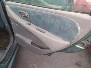 Foto de RETENEDOR PUERTA NISSAN ALMERA TINO (V10M) 1.8 16V CAT (114 CV / 84 KW)