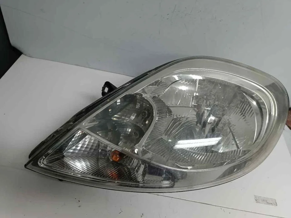 Foto de FARO IZQUIERDO RENAULT TRAFIC II FURGÓN referencia 8200701354