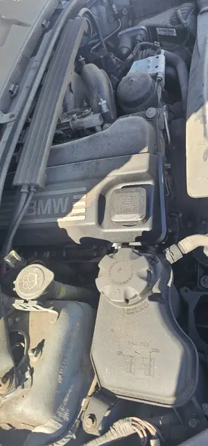 Foto de TAPA MOTOR BMW SERIE 3 BERLINA (E90) 2.0 CAT (129 CV / 95 KW)