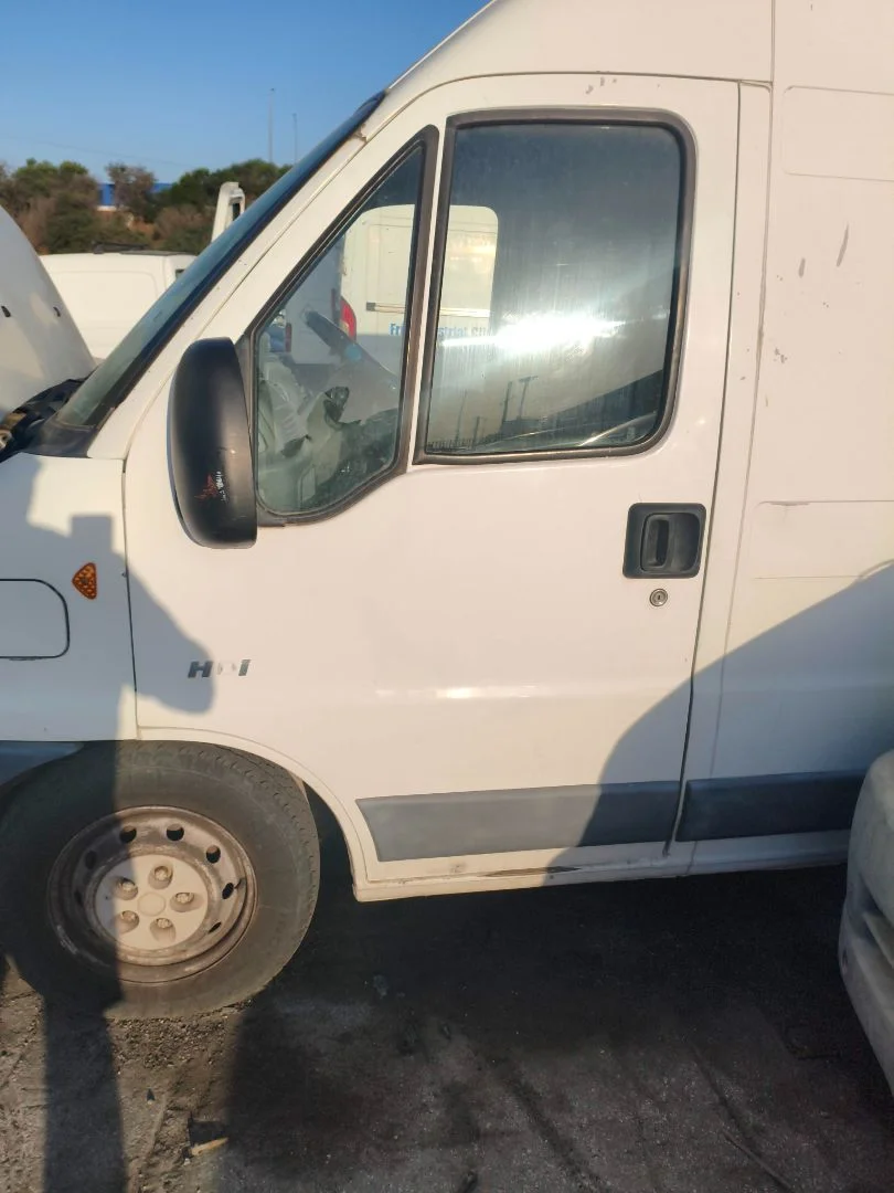 Foto de PUERTA DELANTERA IZQUIERDA PEUGEOT BOXER (330/350) FURGÓN GRAN VOLUMEN BAT.3700MM 2.8 HDI (128 CV / 94 KW) referencia 1610851680