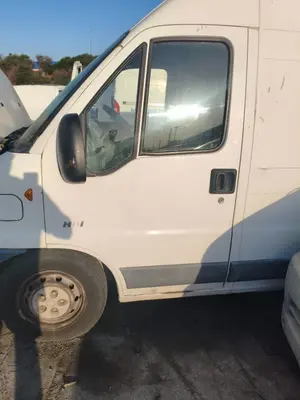 Foto de PUERTA DELANTERA IZQUIERDA PEUGEOT BOXER (330/350) FURGÓN GRAN VOLUMEN BAT.3700MM 2.8 HDI (128 CV / 94 KW) referencia 1610851680
