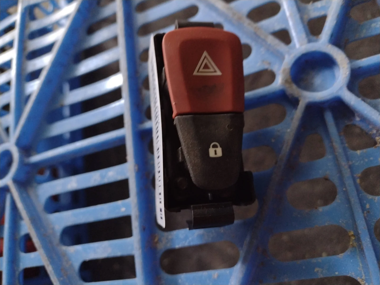 Foto de WARNING RENAULT MEGANE III BERLINA 5P 1.5 dCi Diesel (106 CV / 78 KW) referencia 8200214896