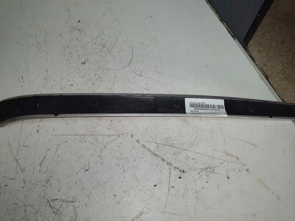 Foto de MOLDURA AUDI A4 AVANT (8E) referencia 8E0867409