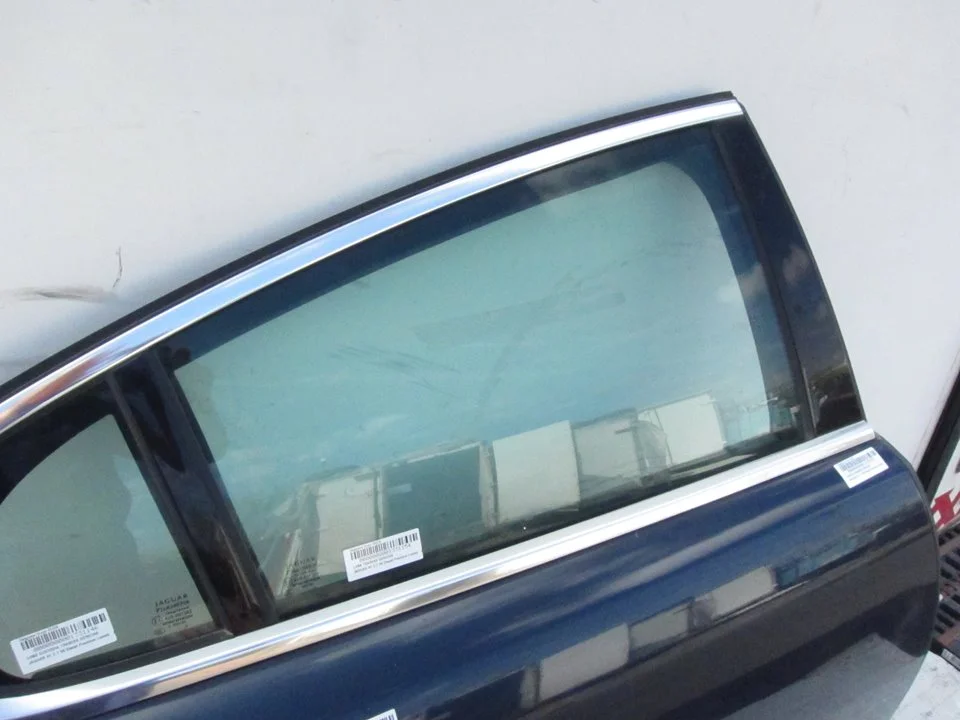Foto de LUNA TRASERA DERECHA JAGUAR XF 2.7 V6 Diesel CAT (207 CV / 152 KW)