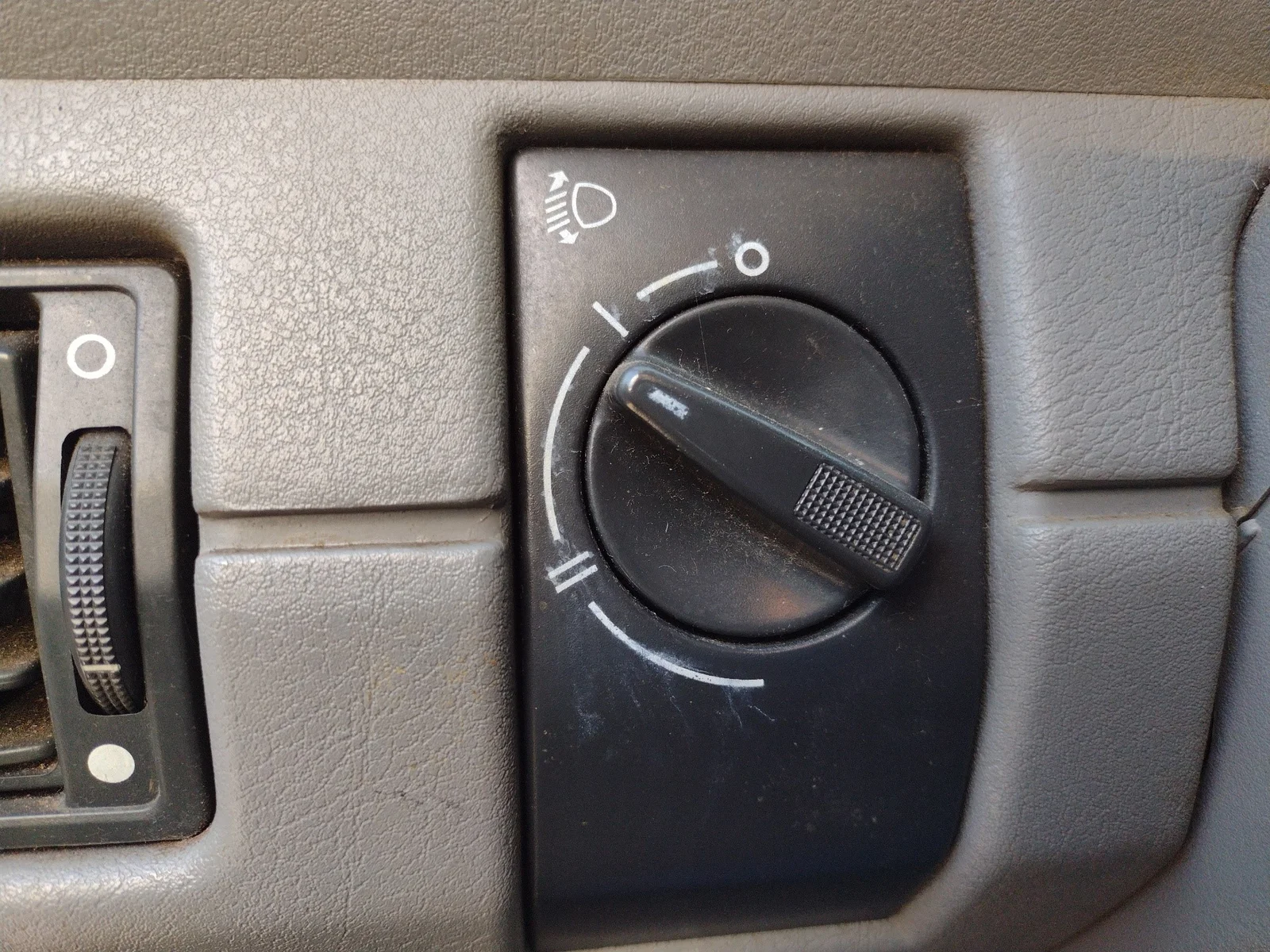 Foto de MANDO LUCES SKODA FELICIA BERLINA (791) 1.3 (68 CV / 50 KW)