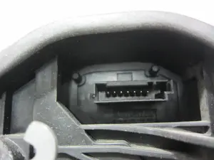 Foto de CERRADURA PUERTA TRASERA IZQUIERDA BMW SERIE 7 (E65/E66) 3.0 Turbodiesel CAT (218 CV / 160 KW) referencia 7154629 foto 4