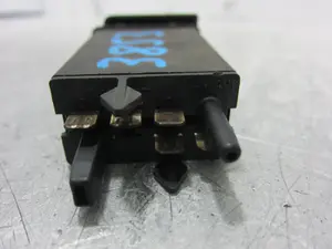 Foto de INTERRUPTOR AUDI A3 (8L) 1.9 TDI (90 CV / 66 KW) referencia 8L0941503A foto 3