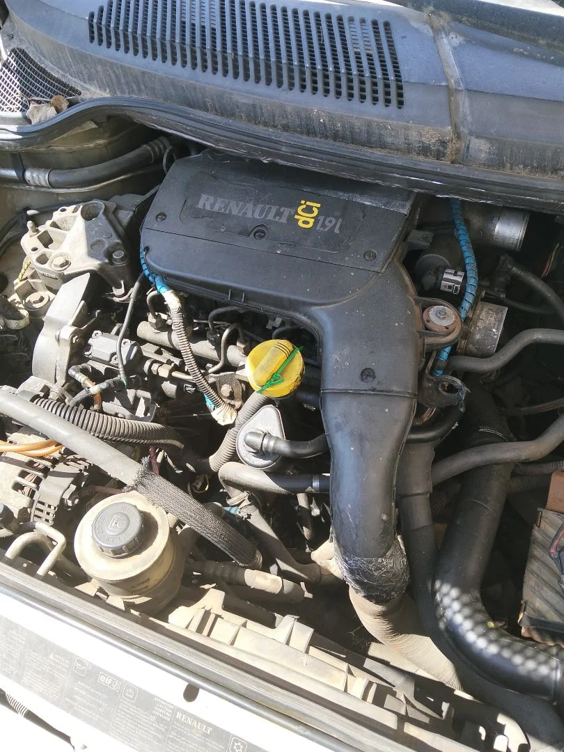 Foto de MOTOR COMPLETO RENAULT SCENIC I (JA...) 1.9 dCi Diesel CAT (102 CV / 75 KW)