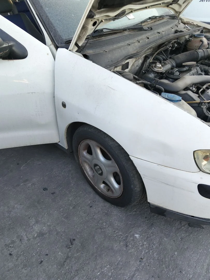 Foto de ALETA DELANTERA DERECHA SEAT IBIZA (6K1) 1.9 TDI (90 CV / 66 KW) referencia 6K0821022D