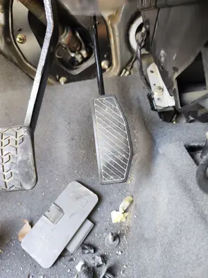 Foto de PEDAL ACELERADOR KIA CARENS (RS) 1.8 16V CAT (126 CV / 93 KW)