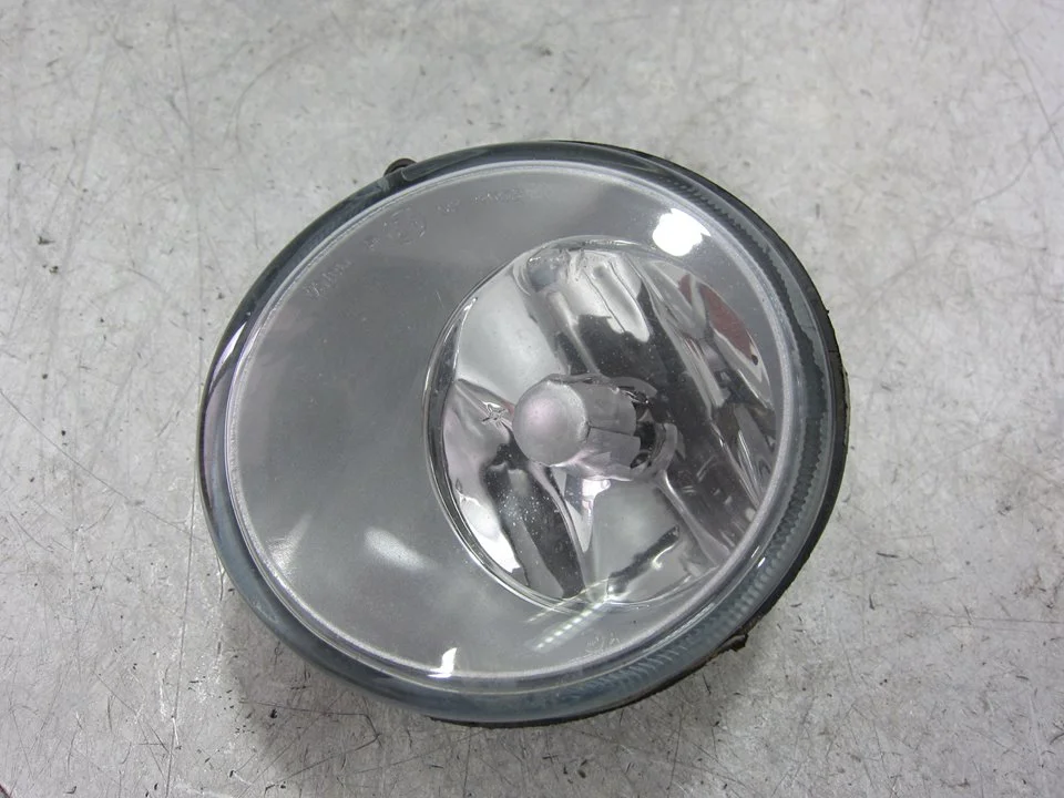 Foto de FARO ANTINIEBLA DERECHO RENAULT SCENIC I (JA...) 1.6 (107 CV / 79 KW) referencia 7700420126