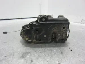 Foto de CERRADURA PUERTA DELANTERA DERECHA SEAT IBIZA (6L1) 1.9 SDI (64 CV / 47 KW) referencia 3B1837016BQ