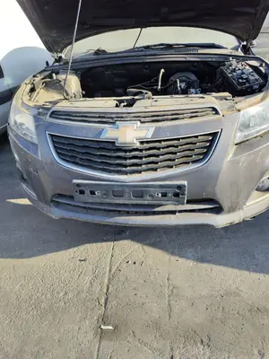 Foto de PARAGOLPES DELANTERO CHEVROLET CRUZE 2.0 Diesel CAT (163 CV / 120 KW)