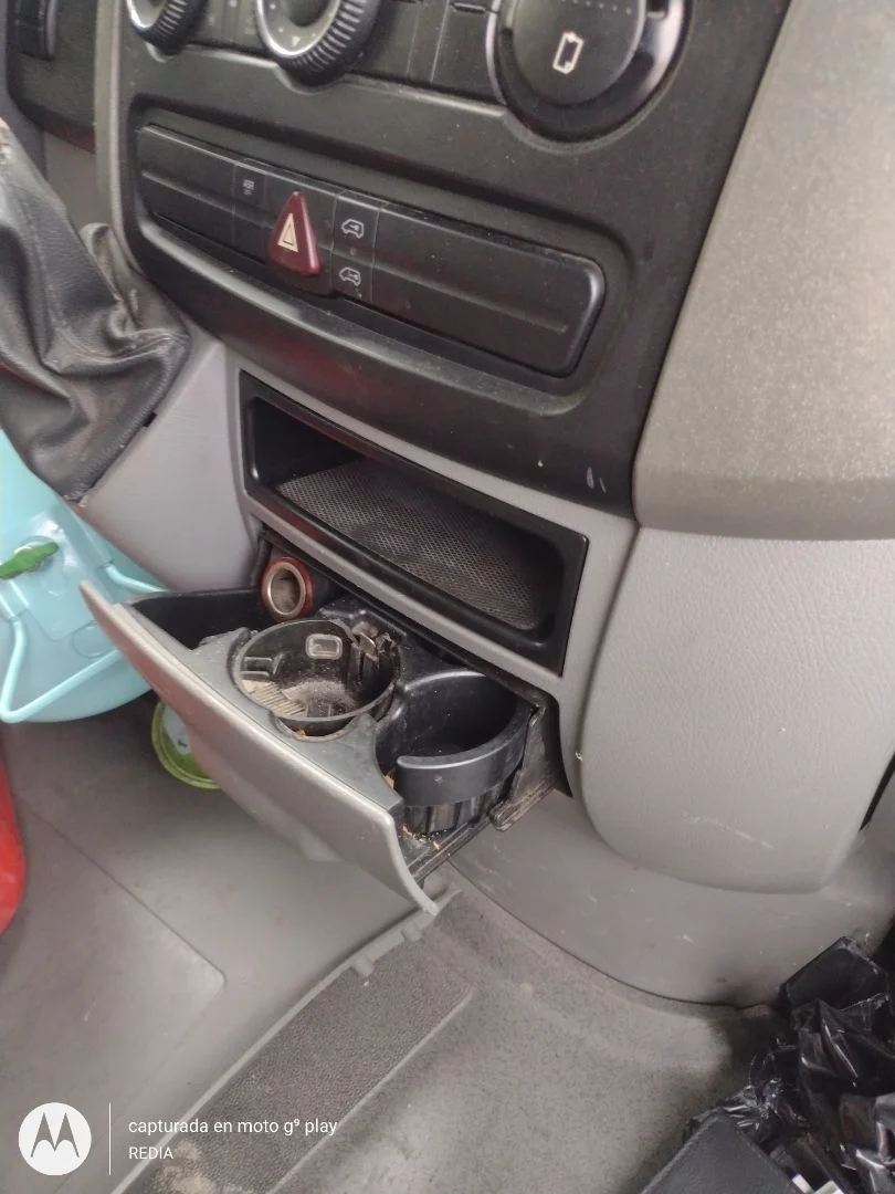 Foto de CENICERO VOLKSWAGEN CRAFTER FURGÓN (2E) 2.5 TDI DPF (109 CV / 80 KW)