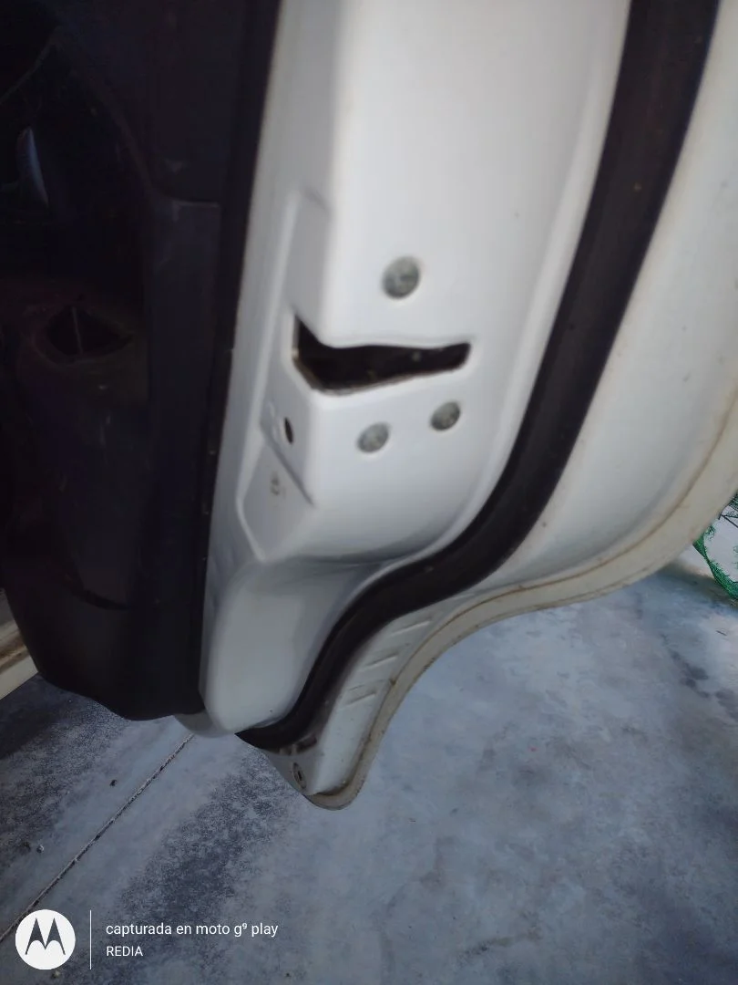 Foto de CERRADURA PUERTA TRASERA DERECHA KIA RIO (UB) 1.2 CAT (86 CV / 63 KW)