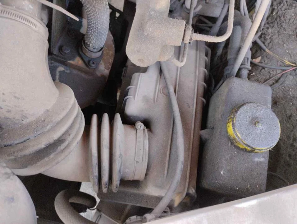 Foto de CAJA FILTRO AIRE FORD TRANSIT FURGÓN (CY/DY)(1986) 2.5 Diesel (80 CV / 59 KW)