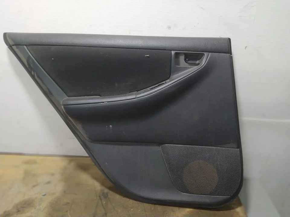 Foto de GUARNECIDO PUERTA TRASERA IZQUIERDA TOYOTA COROLLA (E12) 1.6 16V (110 CV / 81 KW) referencia 677761304
