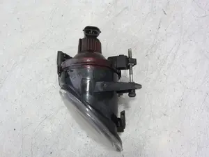 Foto de FARO ANTINIEBLA IZQUIERDO VOLKSWAGEN PASSAT BERLINA (3C2) 2.0 TDI (140 CV / 103 KW) referencia 271274 foto 6
