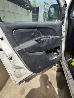 Foto de GUARNECIDO PUERTA DELANTERA IZQUIERDA FIAT II DOBLÒ (263) CARGO 1.6 JTDM 16V CAT (105 CV / 77 KW)