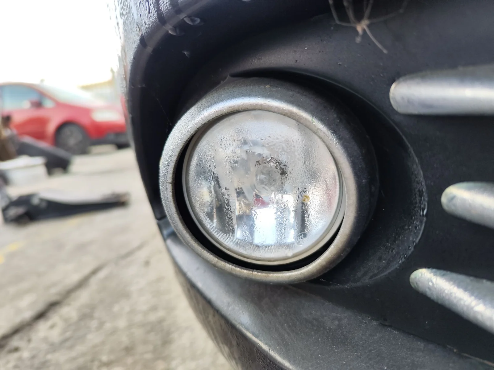 Foto de FARO ANTINIEBLA DERECHO PEUGEOT 5008 1.6 HDi FAP CAT (9HZ / DV6TED4) (109 CV / 80 KW)