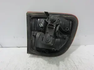 Foto de PILOTO TRASERO DERECHO INTERIOR SEAT LEON (1M1) 1.9 TDI (110 CV / 81 KW) referencia 1M6945092A foto 2