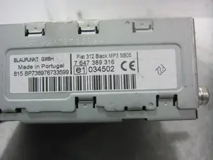 Foto de SISTEMA AUDIO / RADIO CD FIAT 500 (150) BERLINA 1.2 CAT (69 CV / 51 KW) referencia 7647389316 foto 2