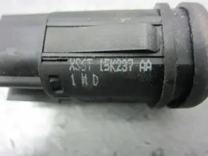Foto de INTERRUPTOR FORD FIESTA BERLINA (DX) 1.3 CAT (60 CV / 44 KW) referencia 15K237AA foto 4