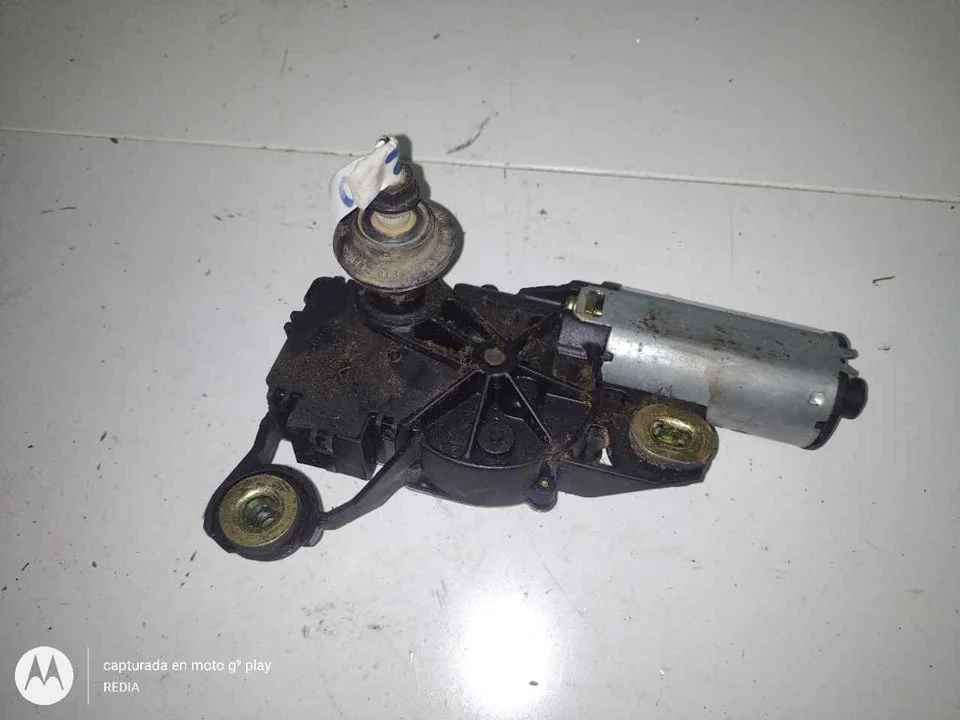 Foto de MOTOR LIMPIA TRASERO SEAT IBIZA (6K1) 1.4 16V (75 CV / 55 KW) referencia 6K6955711C