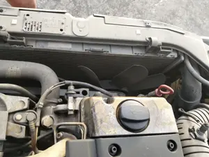 Foto de CONDENSADOR / RADIADOR  AIRE ACONDICIONADO MERCEDES-BENZ CLASE E (BM 210) BERLINA 3.0 Diesel CAT (136 CV / 100 KW) referencia A2108300570