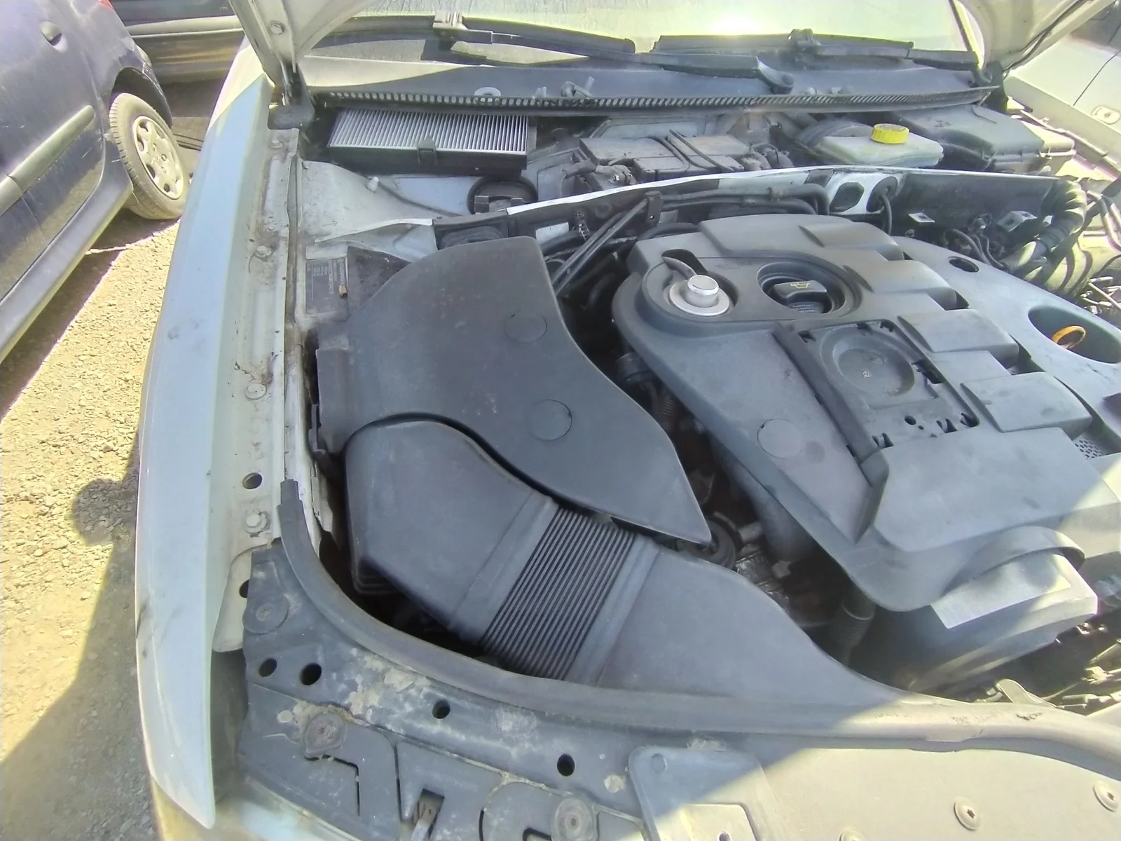 Foto de CAJA FILTRO AIRE VOLKSWAGEN PASSAT BERLINA (3B3) 1.9 TDI (131 CV / 96 KW) referencia 3B0129607AN