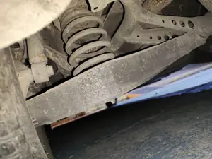 Foto de BRAZO SUSPENSION TRASERO IZQUIERDO VOLKSWAGEN PASSAT BERLINA (3C2) 2.0 TDI (140 CV / 103 KW) referencia 1K0505311AB