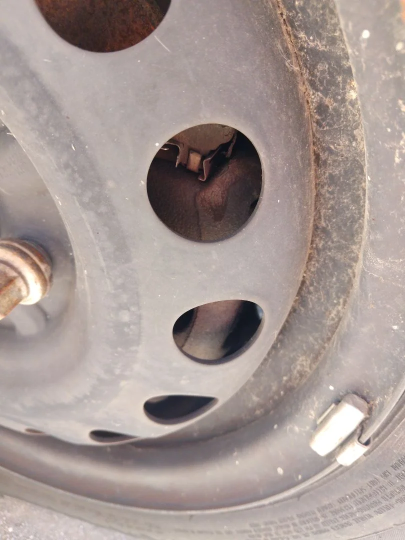 Foto de PINZA DE FRENO DELANTERA DERECHA PEUGEOT 107 1.0 CAT (384F) (68 CV / 50 KW)