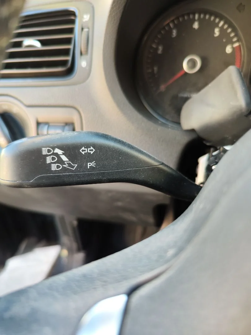 Foto de MANDO INTERMITENTES VOLKSWAGEN POLO V (6R1) 1.2 (60 CV / 44 KW)