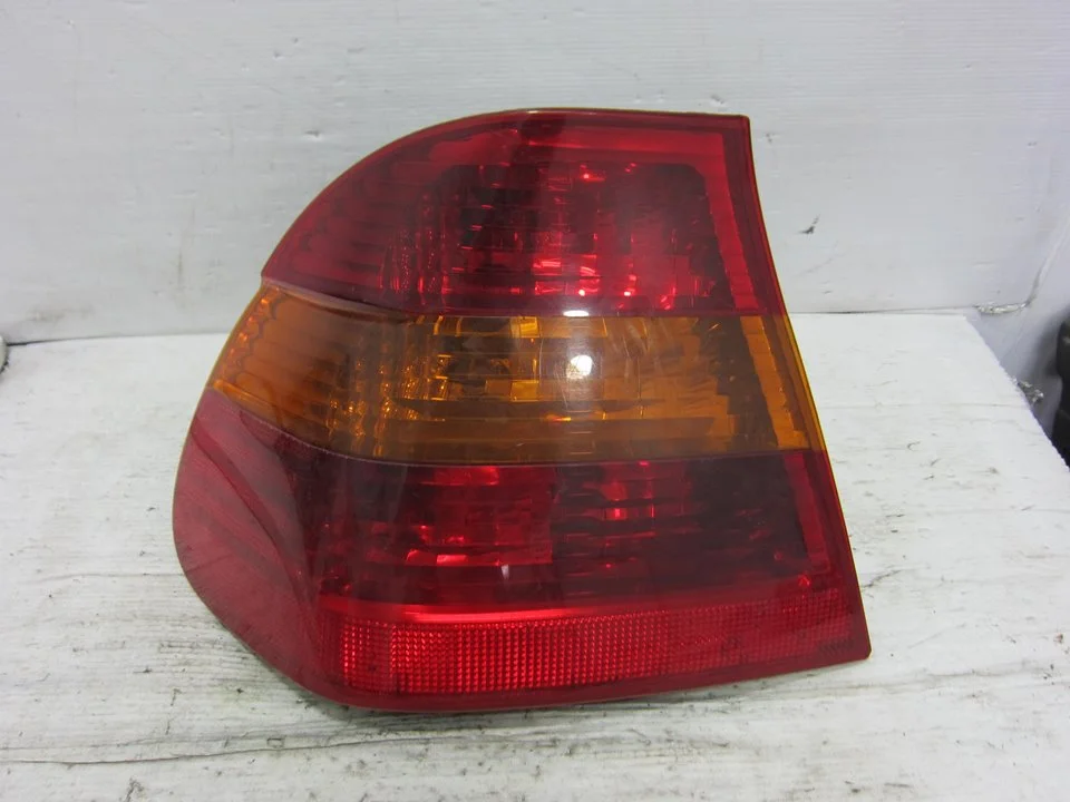 Foto de PILOTO TRASERO IZQUIERDO BMW SERIE 3 BERLINA (E46) referencia 63218383099