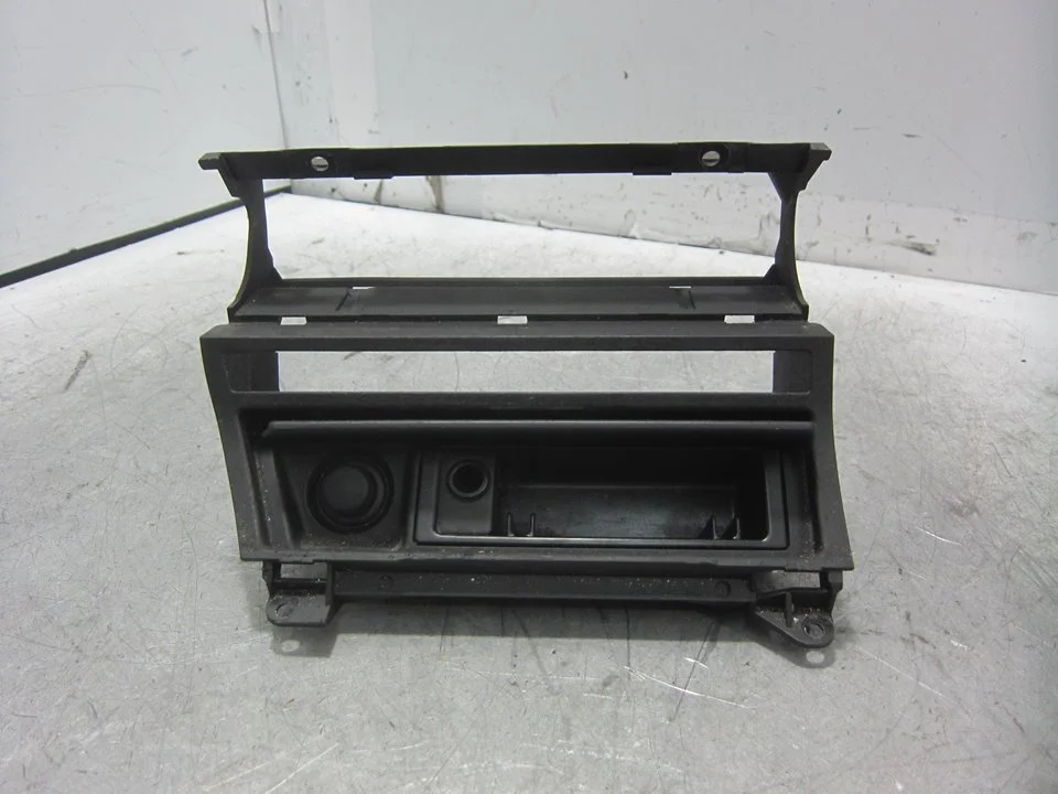 Foto de CENICERO BMW SERIE 3 BERLINA (E46) 3.0 24V Turbodiesel CAT (184 CV / 135 KW) referencia 307090800