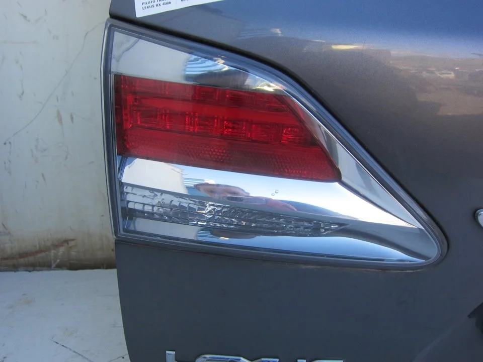 Foto de PILOTO TRASERO IZQUIERDO INTERIOR LEXUS RX (GGL1/GYL1) 3.5 V6 24V CAT (249 CV / 183 KW)