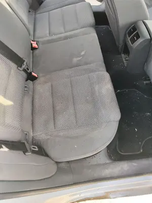 Foto de ASIENTO TRASERO MEDIO VOLKSWAGEN GOLF V (1K1)(10.2003) 1.4 16V TSI (170 CV / 125 KW)