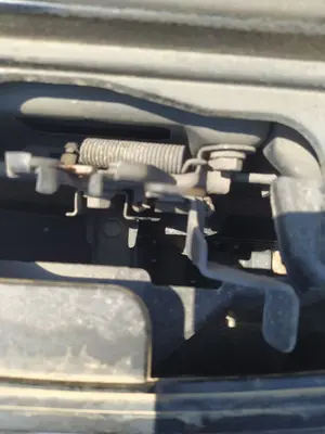 Foto de CERRADURA CAPO NISSAN NOTE (E11E) 1.4 CAT (88 CV / 65 KW)