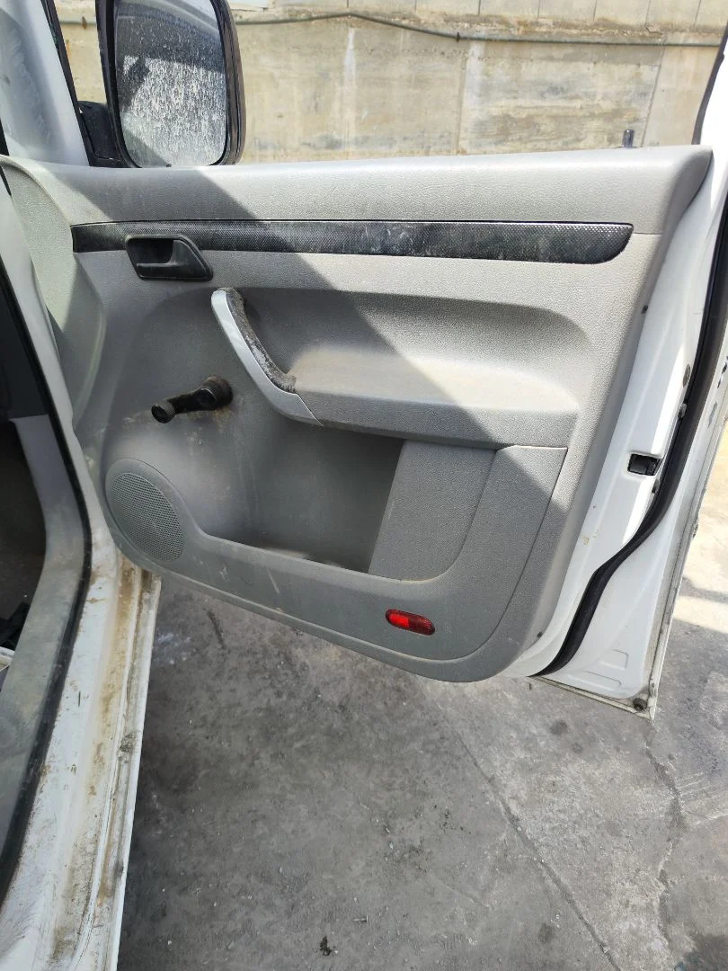 Foto de GUARNECIDO PUERTA DELANTERA DERECHA VOLKSWAGEN CADDY (2K)(02.2004) 1.9 TDI (BSU) (75 CV / 55 KW)