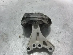 Foto de SOPORTE MOTOR DERECHO PEUGEOT 208 1.2 12V e-VTi / PureTech (81 CV / 60 KW) referencia 9676771080 foto 1
