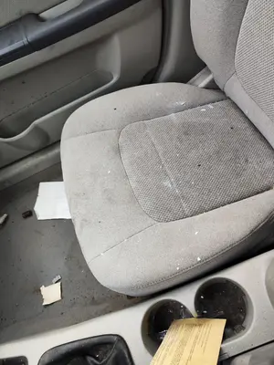 Foto de ASIENTO DELANTERO DERECHO KIA CERATO (LD) 1.5 CRDi (102 CV / 75 KW) referencia 883032F040372