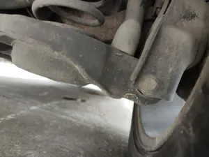 Foto de BRAZO SUSPENSION TRASERO DERECHO FORD FOCUS BERLINA (CAP) 1.6 TDCi CAT (90 CV / 66 KW)