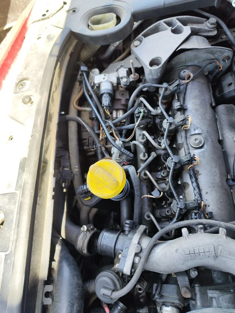 Foto de ELECTROVENTILADOR RADIADOR AIRE ACONDICIONADO RENAULT MEGANE II BERLINA 3P 1.9 dCi Diesel (120 CV / 88 KW)