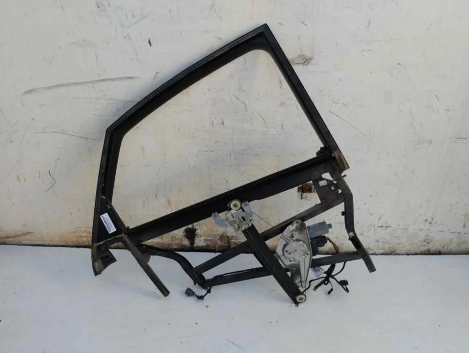 Foto de ELEVALUNAS TRASERO DERECHO AUDI A6 BERLINA (4B2) 2.5 V6 24V TDI (150 CV / 110 KW) referencia 4B5839754C