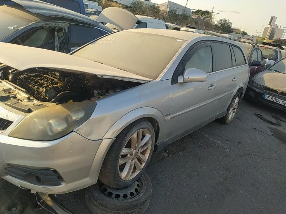 Foto de ALETA DELANTERA IZQUIERDA OPEL VECTRA C CARAVAN 2.2 16V CAT (Z 22 YH / LCH) (155 CV / 114 KW) referencia 93185701